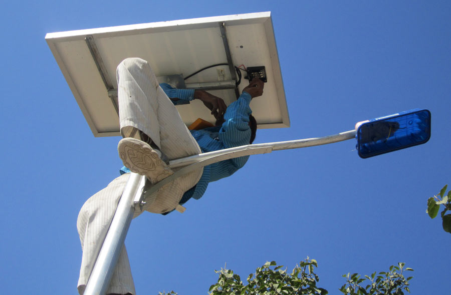 Solar Street Light Service 02